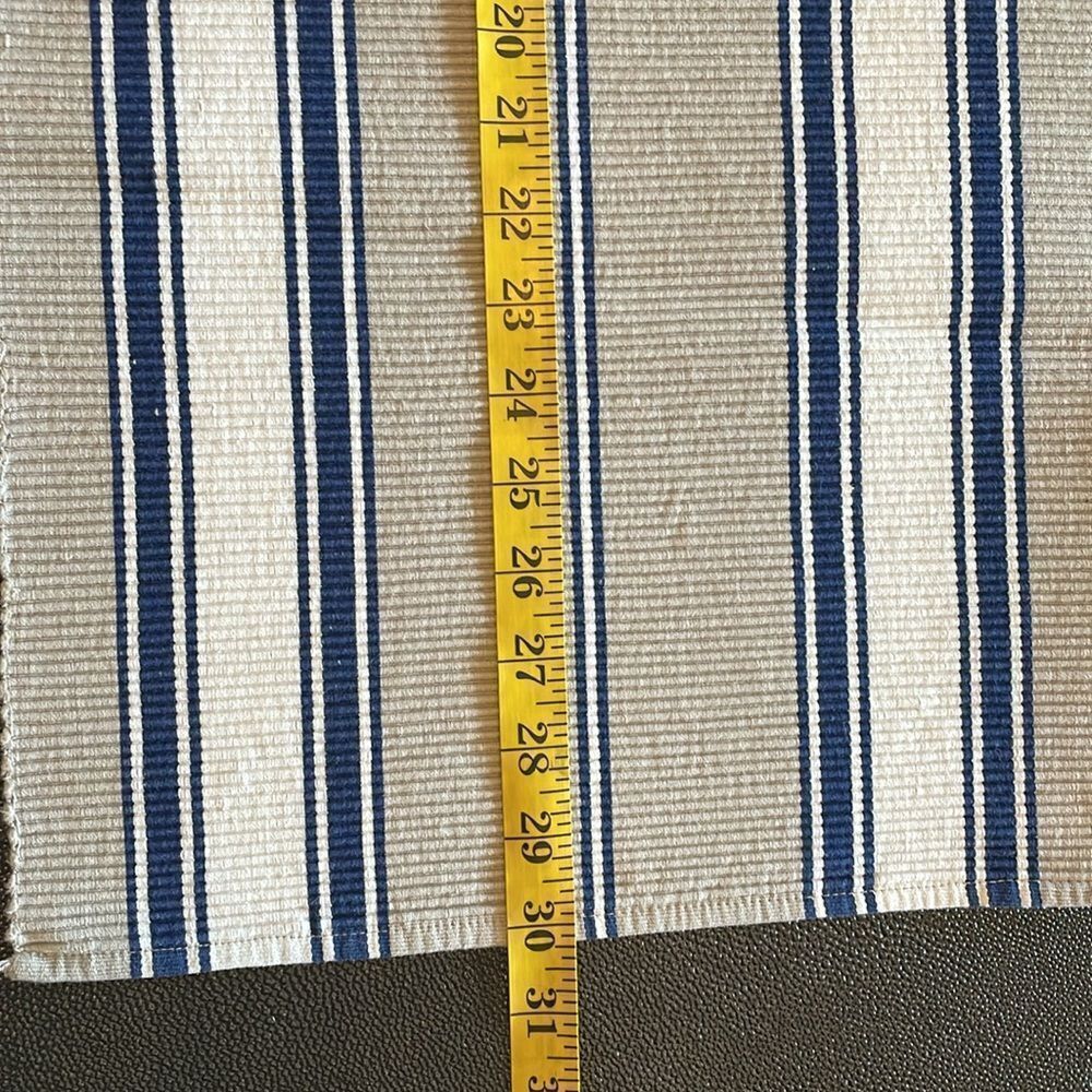 Short Table Runner Striped - Picture 2 of 4